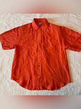 vintage CLO shirt is a vibrant orange silk top with a classic button-down sz M